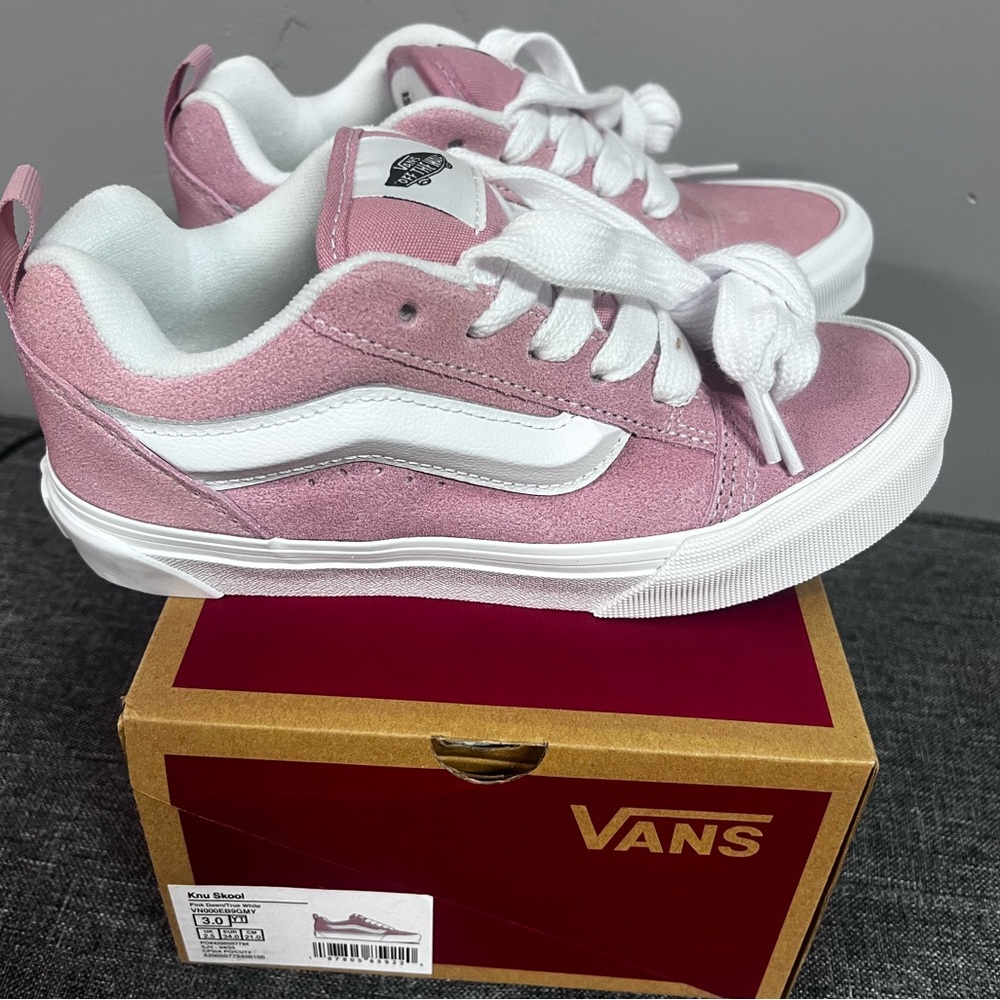 Vans Kids Old Skool Suede Sneakers in Pink and White